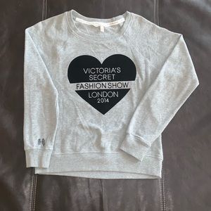 Victoria’s Secret crew neck top